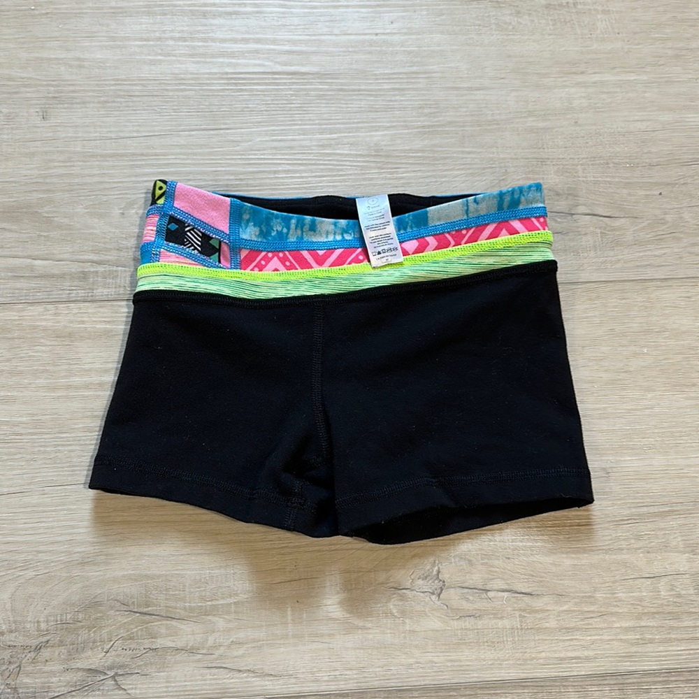 Ivivva reversible shorts, child size 4, in great condition.